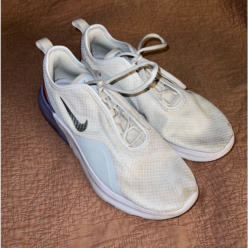 Nike Air Max 270 Women’s 10